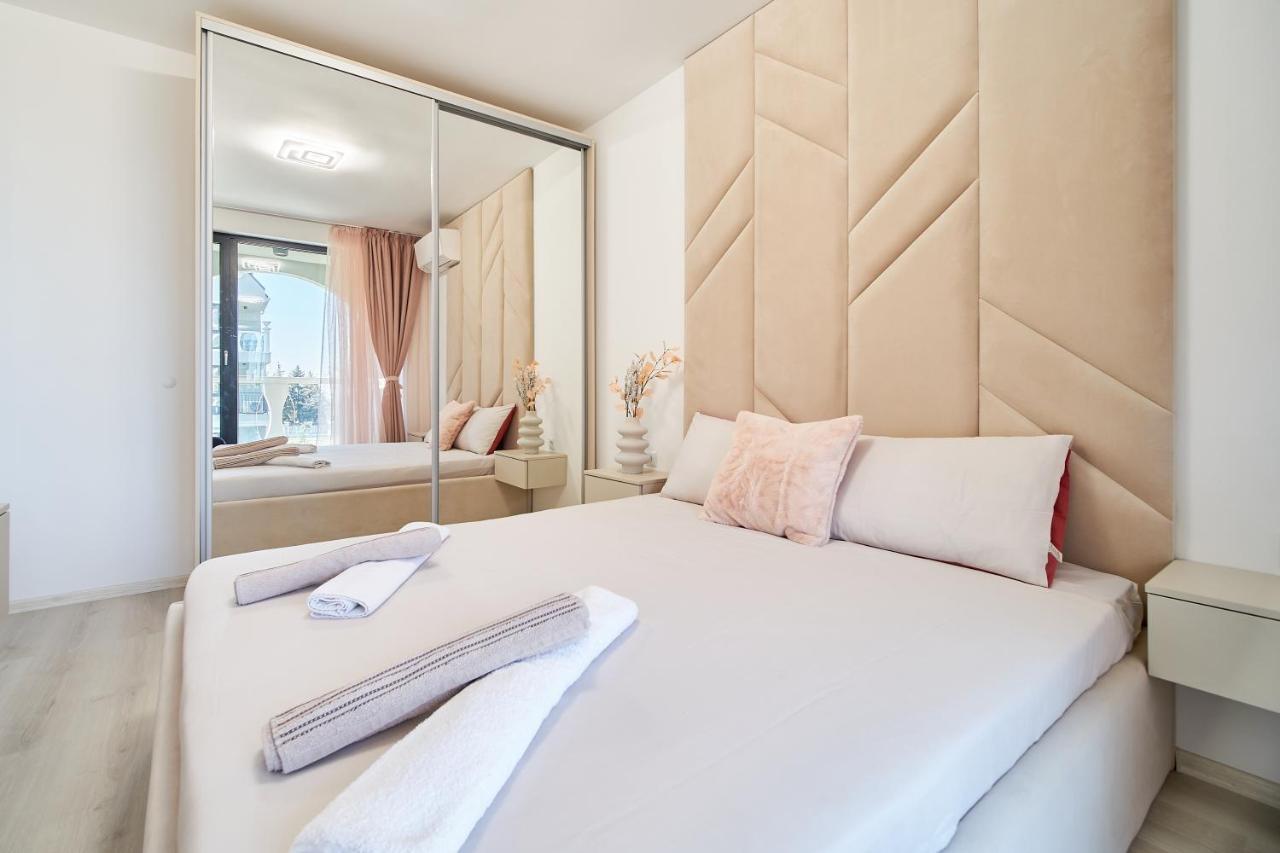 Mediterranea Complex - Luxury Apartment With Sea & Pool View! Varna Exteriér fotografie